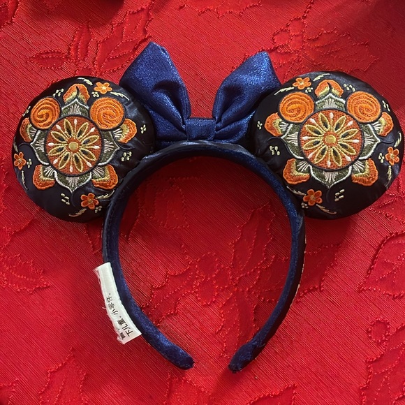 Disney Parks EPCOT Norway Minnie Mouse Ears headband - Picture 5 of 5